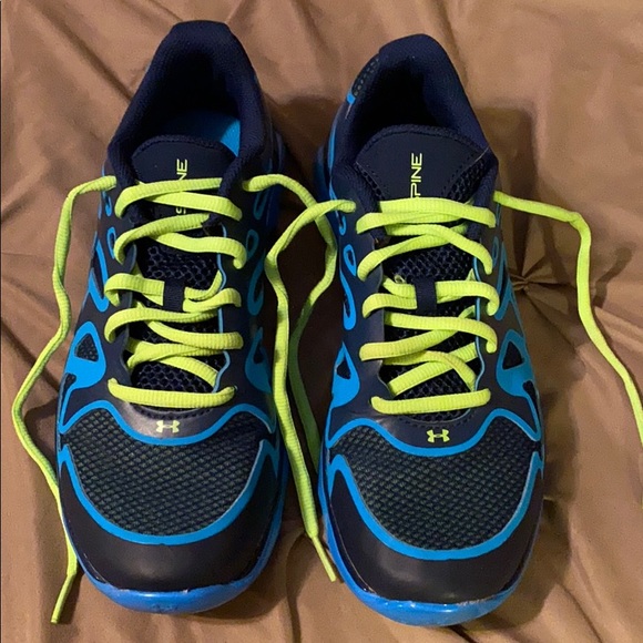 Under Armor - Picture 2 of 6